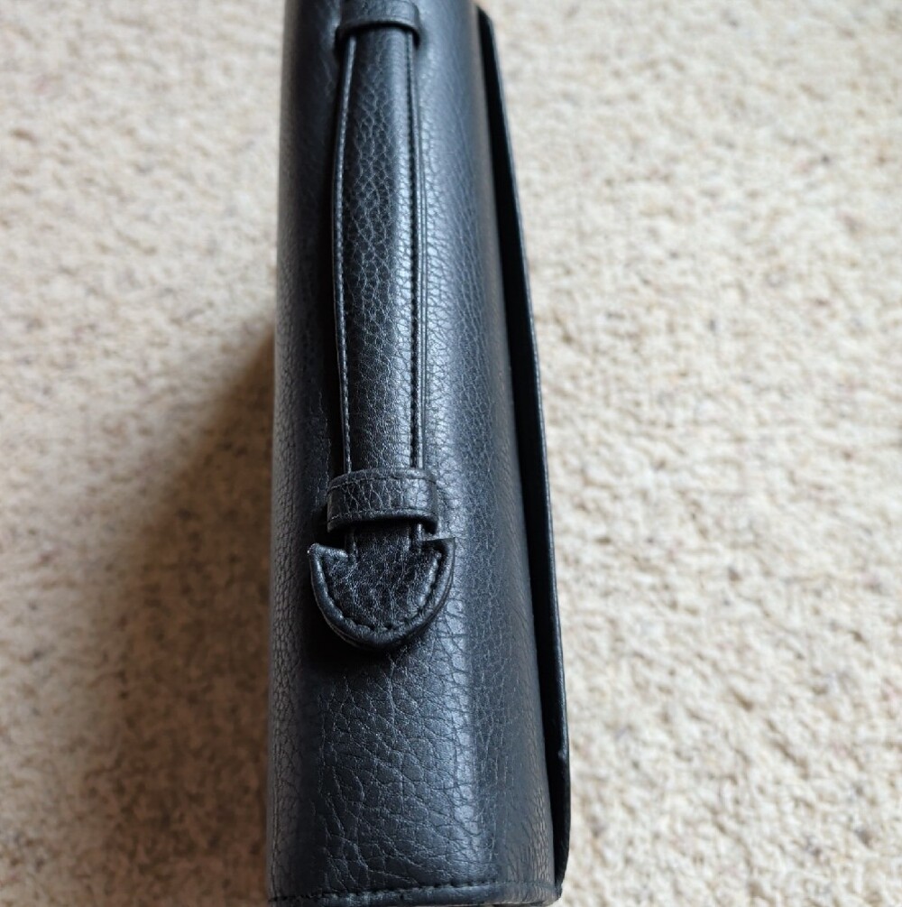 Black Leather Zip Portfolio - Unbranded - Picture 2 of 5